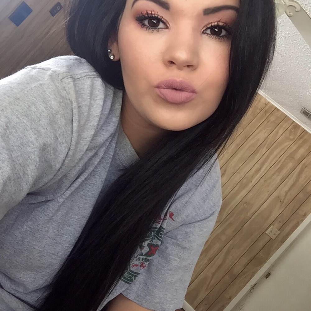 Meet your Posher, Kayli anglin